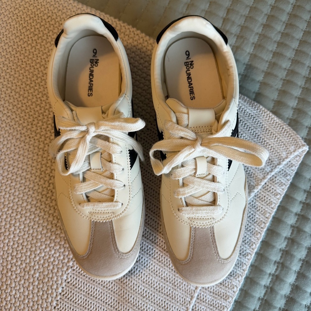 No Boundaries Black and White Sneakers Size 9 - Picture 2 of 8